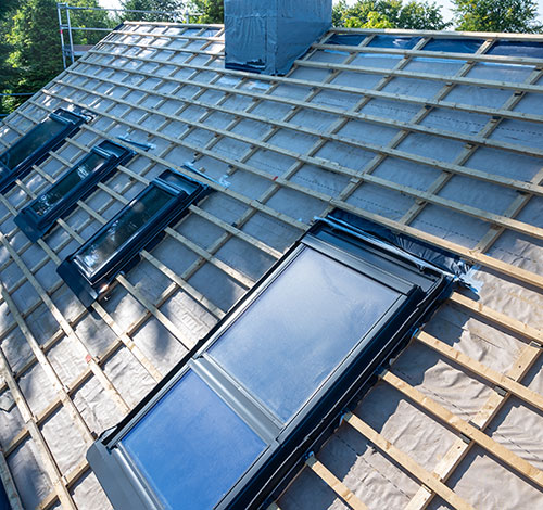 Charpente et Velux installés par couvreur Lens